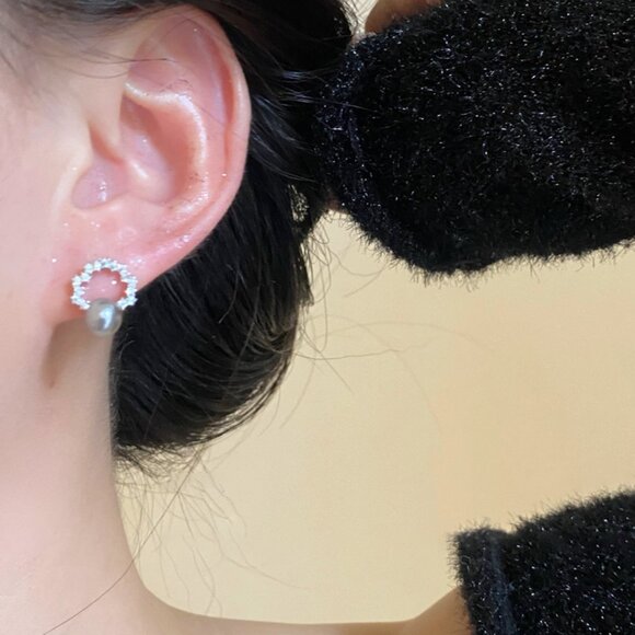 S925 Sterling Silver Pearl Korean & Japanese Chic design Eearrings - Picture 3 of 7